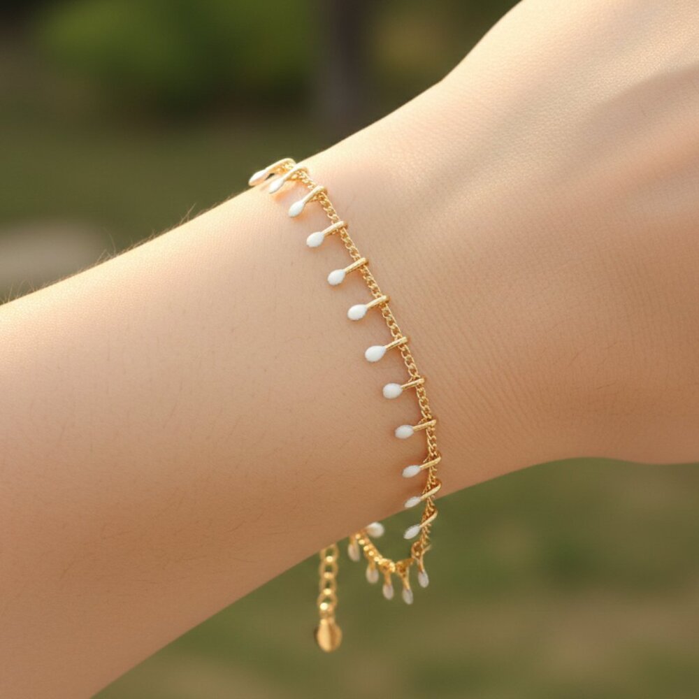 "Trendy Handmade Bracelet – A Stylish Gift for Women & Girls, MAR091302